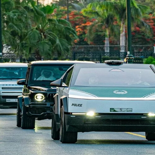 Представлена ​​поліцейська версія пікапа Tesla Cybertruck