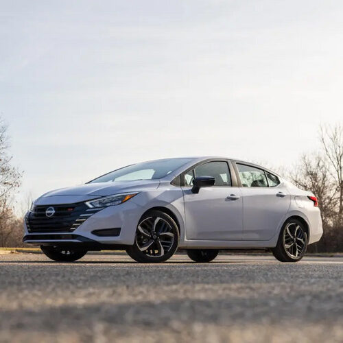 Nissan випустив найкращий дешевий седан