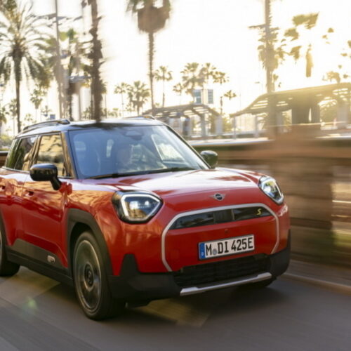 Mini представила електрокрос Aceman Favoured