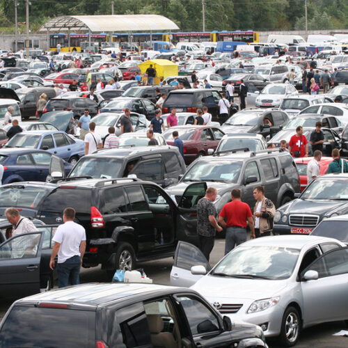 З початку року в Україну ввезли автомобілів на 2 млрд доларів