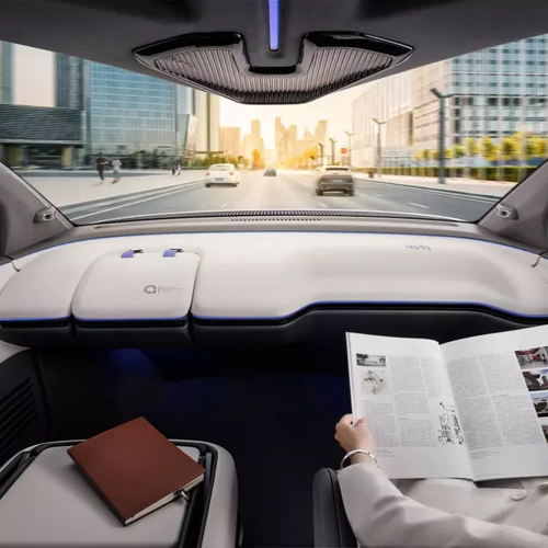Tesla відкладає запуск безпілотного роботаксі