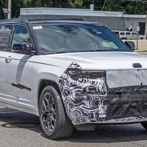 Jeep готує рестайлінговий Grand Cherokee