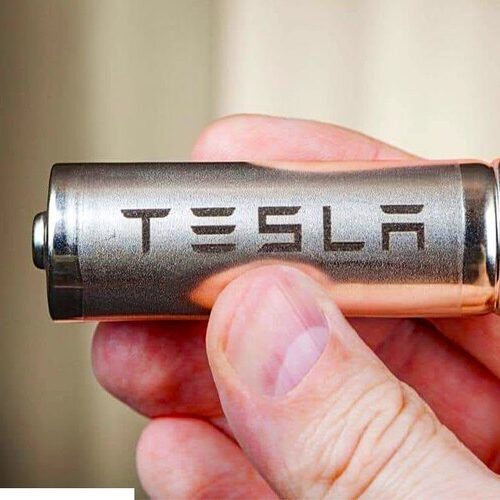 Українці знімають батареї з Tesla: причина
