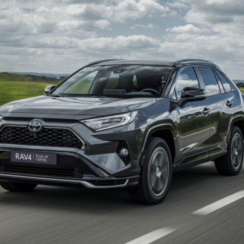 В Україні рекордно зросли продажі гібридів: Toyota RAV-4 у лідерах
