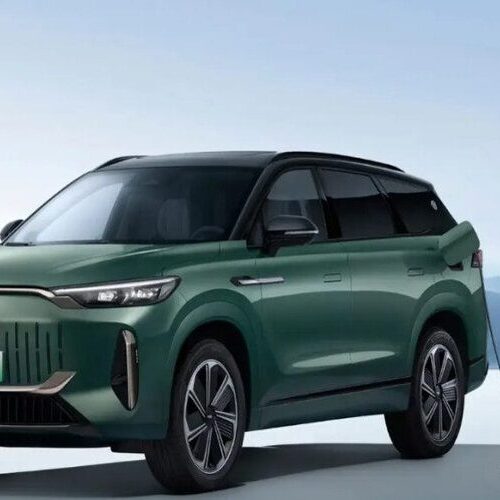 Новий гібридний кросовер Chery Fulwin T10 отримав рекордний запас ходу