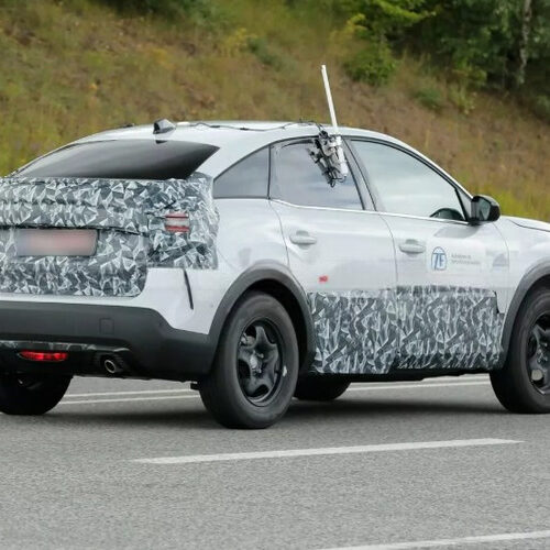 Citroen готує до дебюту компактний кросовер (фото)
