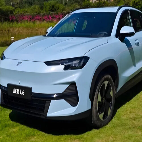 Chery випустили дешевий електрифікований кросовер (фото)