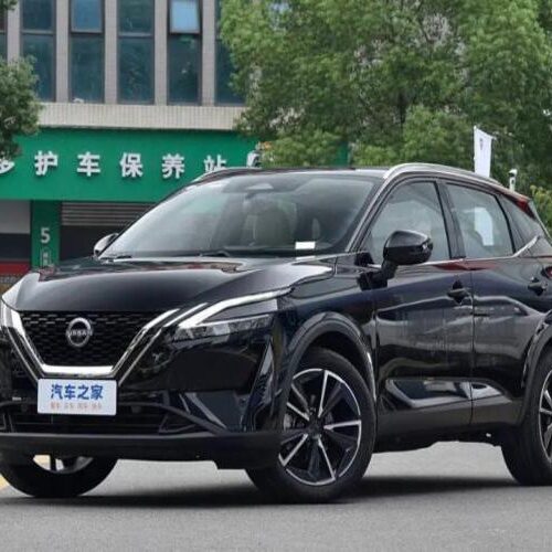 Представлені лімітовані золоті автомобілі Nissan