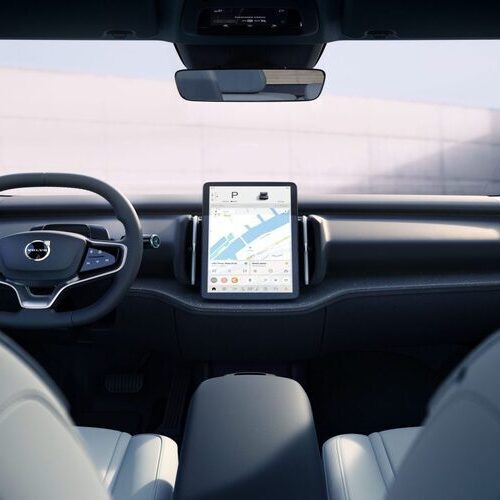 Електромобіль Volvo EX30 “вивчив” українську мову