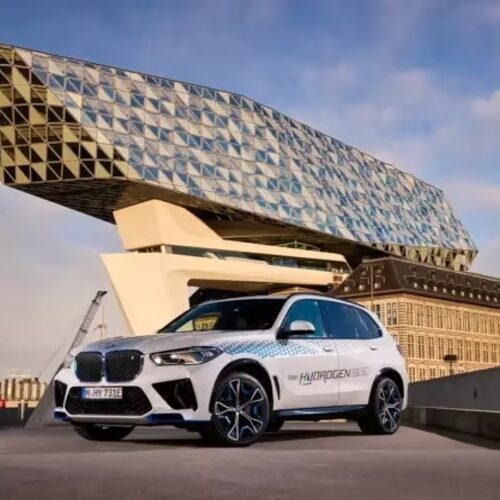 Розкрито термін появи серійного BMW на водні
