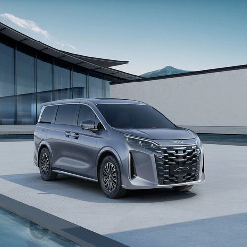 Представлений найновіший мінівен BYD Xia