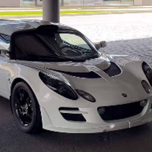 В Україні з’явився рідкісний спорткар Lotus