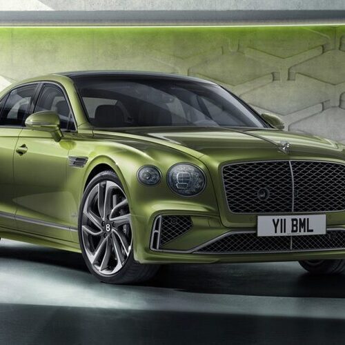 Cедан Bentley Flying Spur показали офіційно