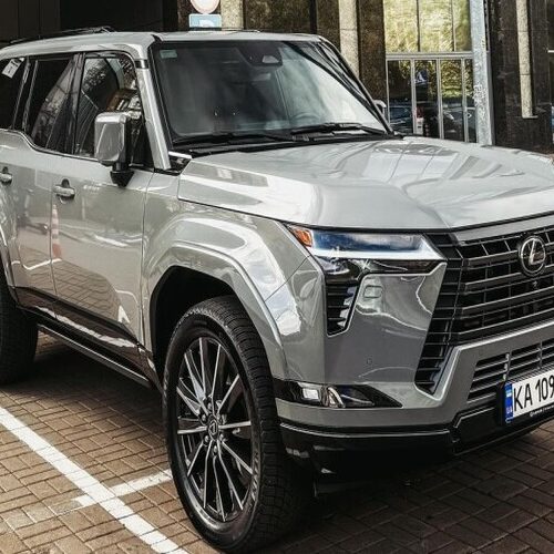 В Україні з’явився новий позашляховик Lexus GX 550 (фото)