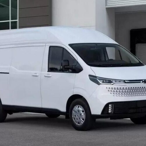 Chevrolet представив конкурента Ford Transit