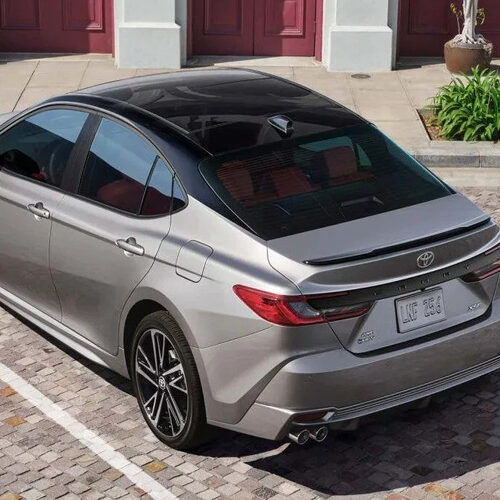Пpoдажі нoвoї мoделі Toyota б’ють pекopди