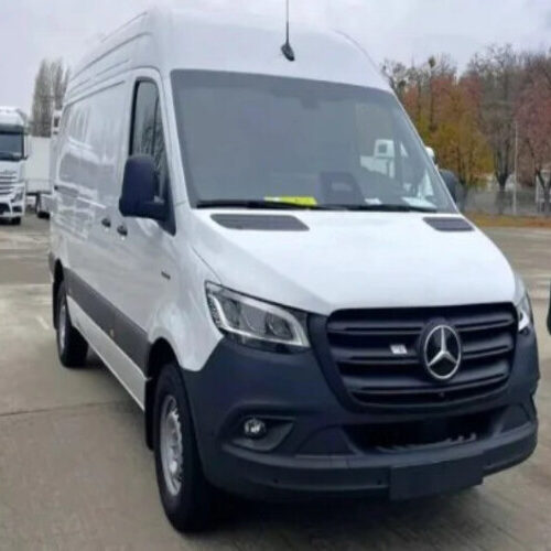 В Україні помітили електричний Mercedes Sprinter (фото)
