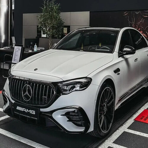 В Україну привезли новий спортивний седан Mercedes (фото)