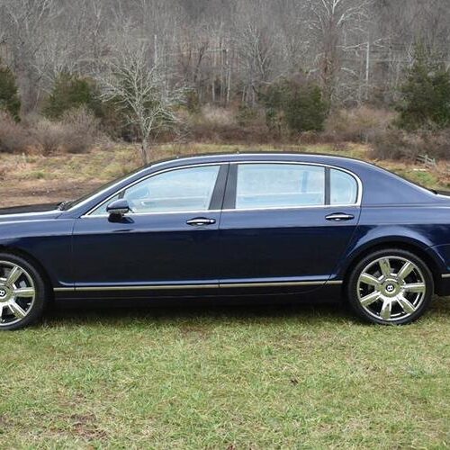 Елітний автомобіль Bentley Continental продають за 775 доларів