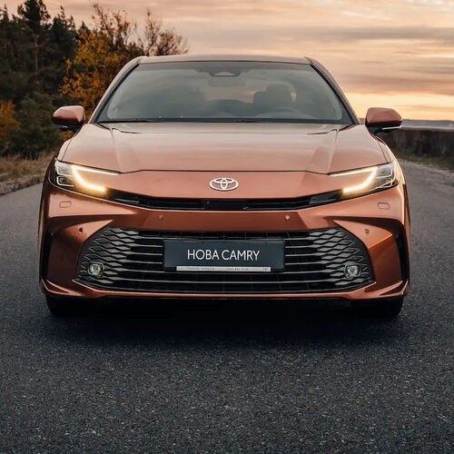 Нова Toyota Camry вже в Україні: скільки коштує