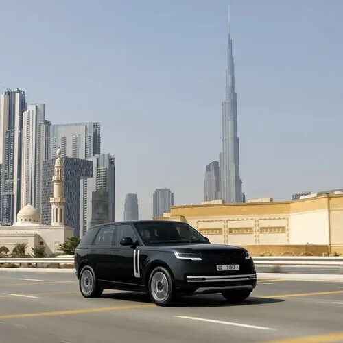 Range Rover показав прототип першого електричного кросовера бренду