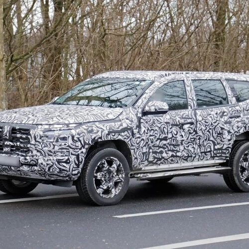 Новий Mitsubishi Pajero Sport знову виїхав на тести