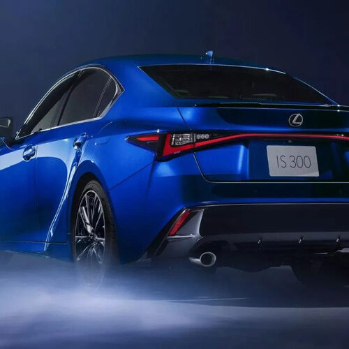 Найдешевший седан Lexus став ще крутішим