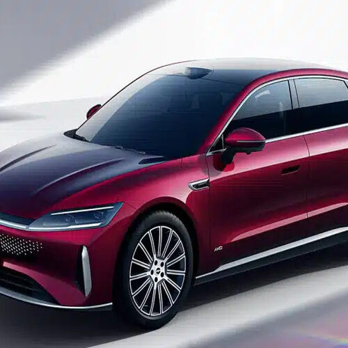 Автовиробник Chery випустив електроседан Е-класу