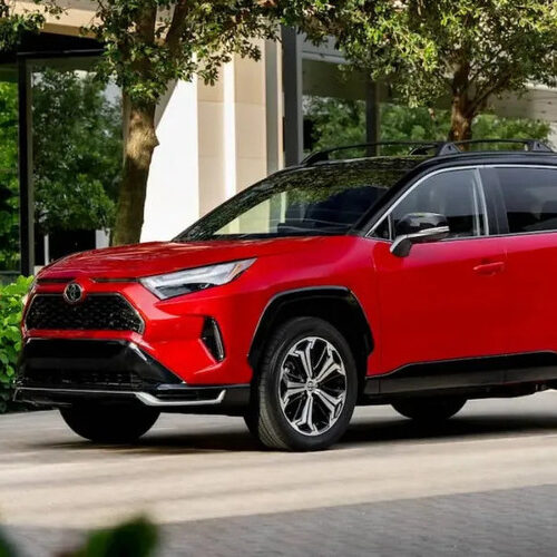 Toyota готує електричну версію популярного RAV4