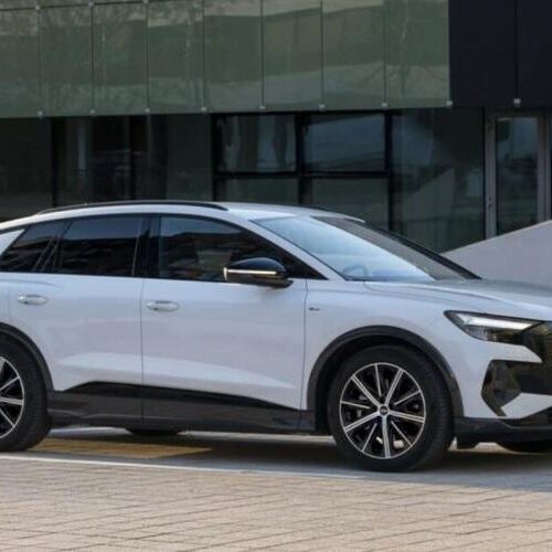Представлено базову комплектацію кросовера Audi Q4 e-tron