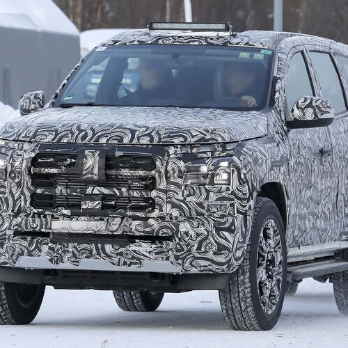 Нове покоління Mitsubishi Pajero Sport продовжує тестуватись