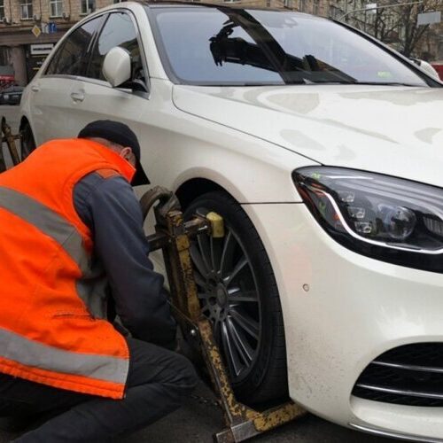 У Києві не евакуйовуватимуть приватні автівки під час повітряної тривоги