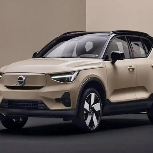 Volvo оновила електричний кросовер EX40