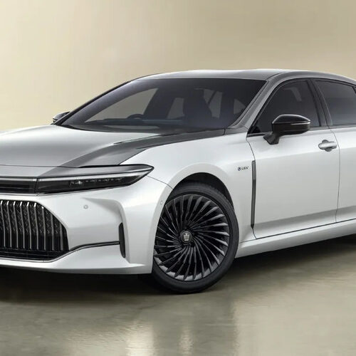 В Японії представили розкішну Toyota Crown (фото)