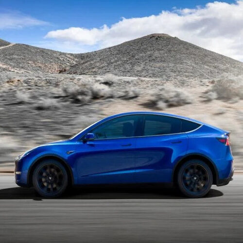 В електромобілі Tesla вбудують ШІ Grok AI