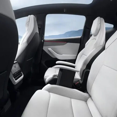Tesla офіційно представила в Китаї нову 6-місну Model YL