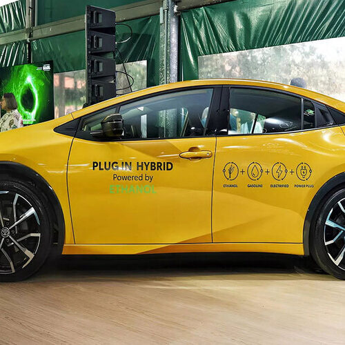 Toyota представила у Бразилії Prius PHEV Flex Fuel з етанольним двигуном