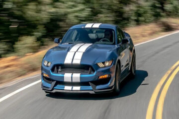Ford може випустити гібридний Mustang