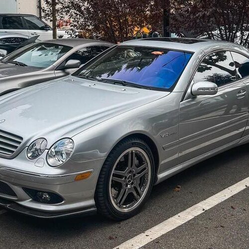 У Києві помітили дуже рідкісний спорткар Mercedes 2000-х (фото)