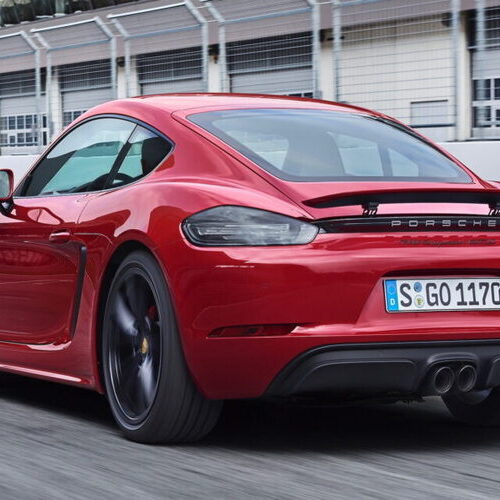 Porsche припиняє виробництво авто з ДВЗ
