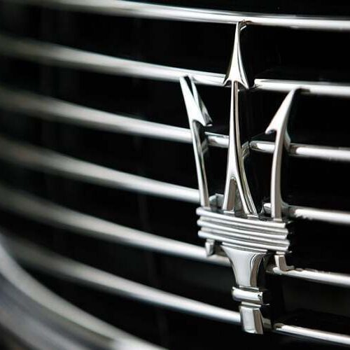 У Києві серед вулиці залишили унікальний Maserati Quattroporte (фото)