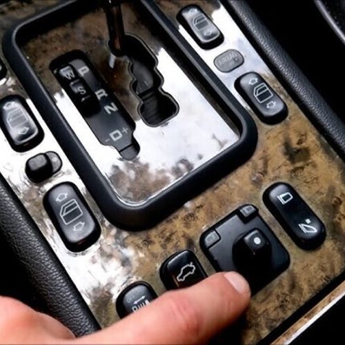 Mercedes-Benz змінить підхід до управління автомобілем – поверне фізичні кнопки