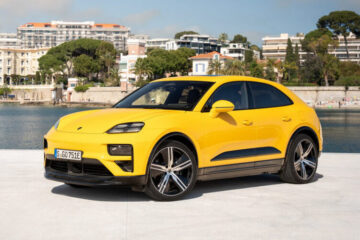 Porsche змінює свої плани щодо електрифікації: причини