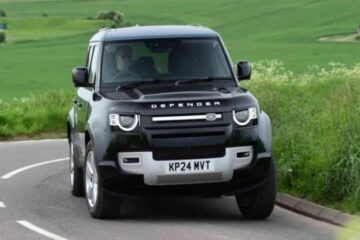 Jaguar Land Rover знову зупинив виробництво: причина