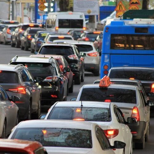 Чи безпечно користуватися телефоном під час затору