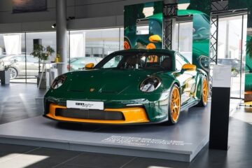 В Україну привезли унікальний Porsche 911 лімітованої версії (фото)