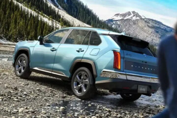 Toyota RAV4 перетворили на ретро-позашляховик