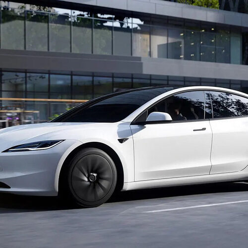 Чому у Tesla Model Y Standard закритий скляний дах