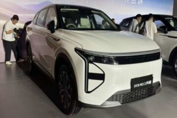 Оновлений кросовер Exeed RX виходить на ринок