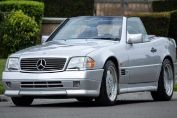 У США на аукціоні продають рідкісний 30-річний Mercedes-Benz вартістю $500 000
